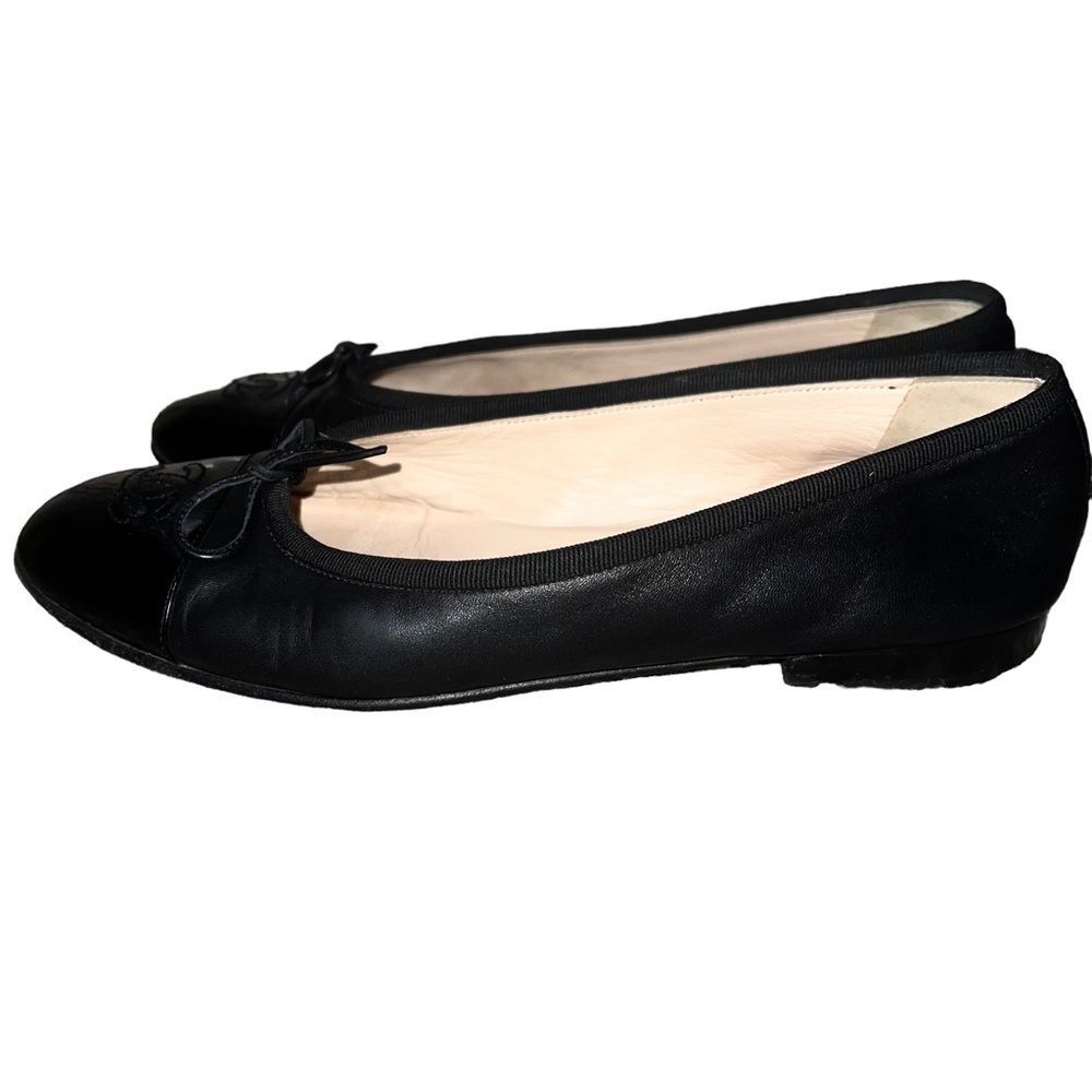 Chanel black leather ballerina flats. Size 38.5 Authentic. Nice. Gorgeous - Picture 2 of 10